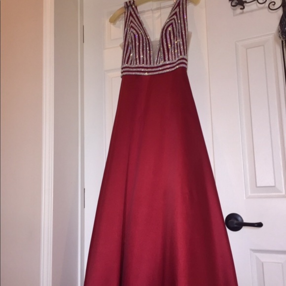 Dresses & Skirts - Prom Dress/Formal Dress